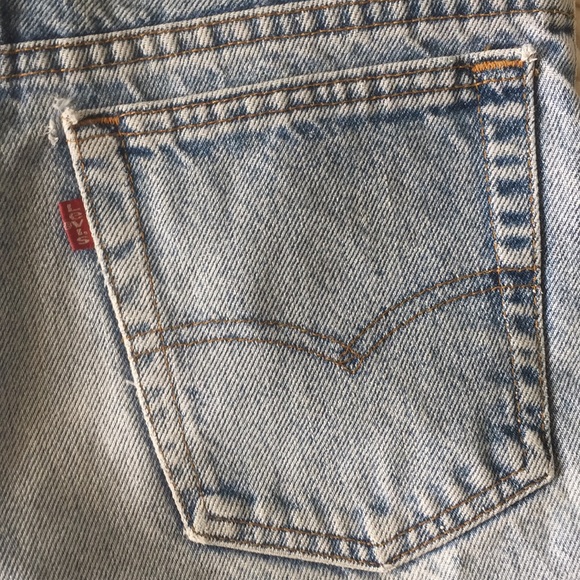 VINTAGE LEVI’S DENIM SHORTS - Picture 2 of 3